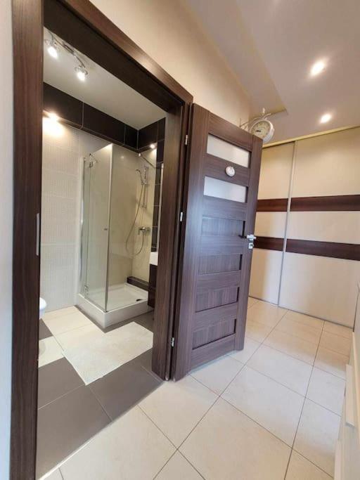 Dark Chocolate 4 Persons Down Town Apartament *