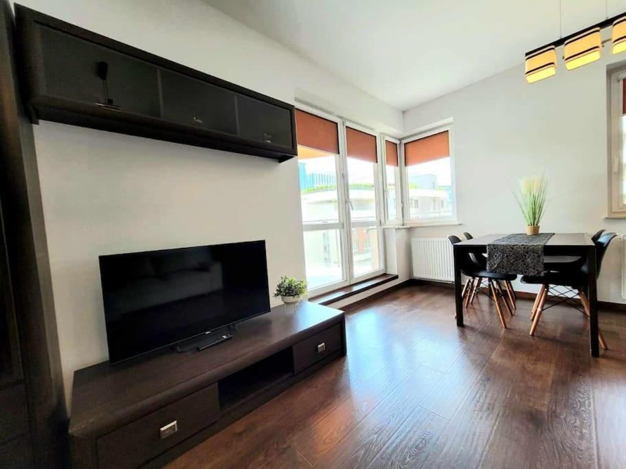 Dark Chocolate 4 Persons Down Town Apartament *