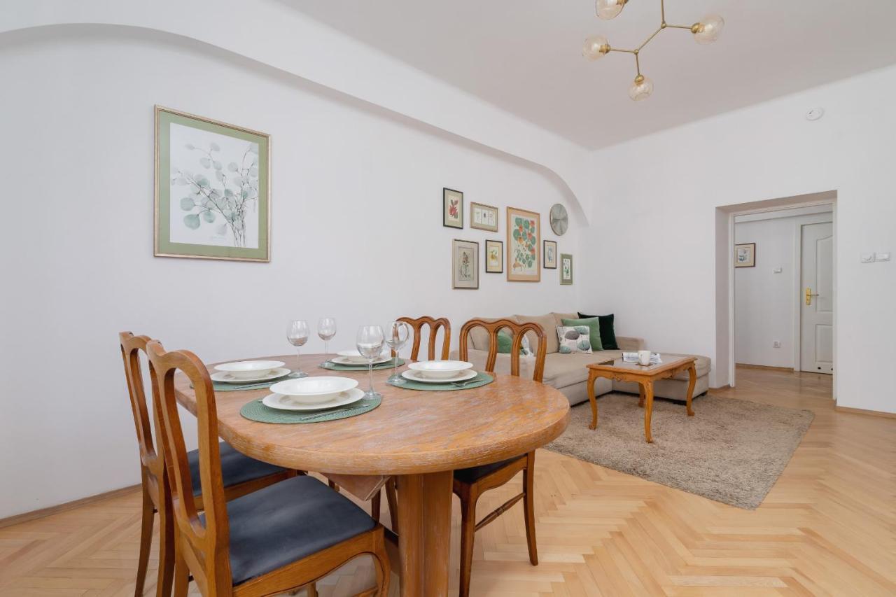 Apartment Spacious Retro In The Center Of Cracow By Renters *