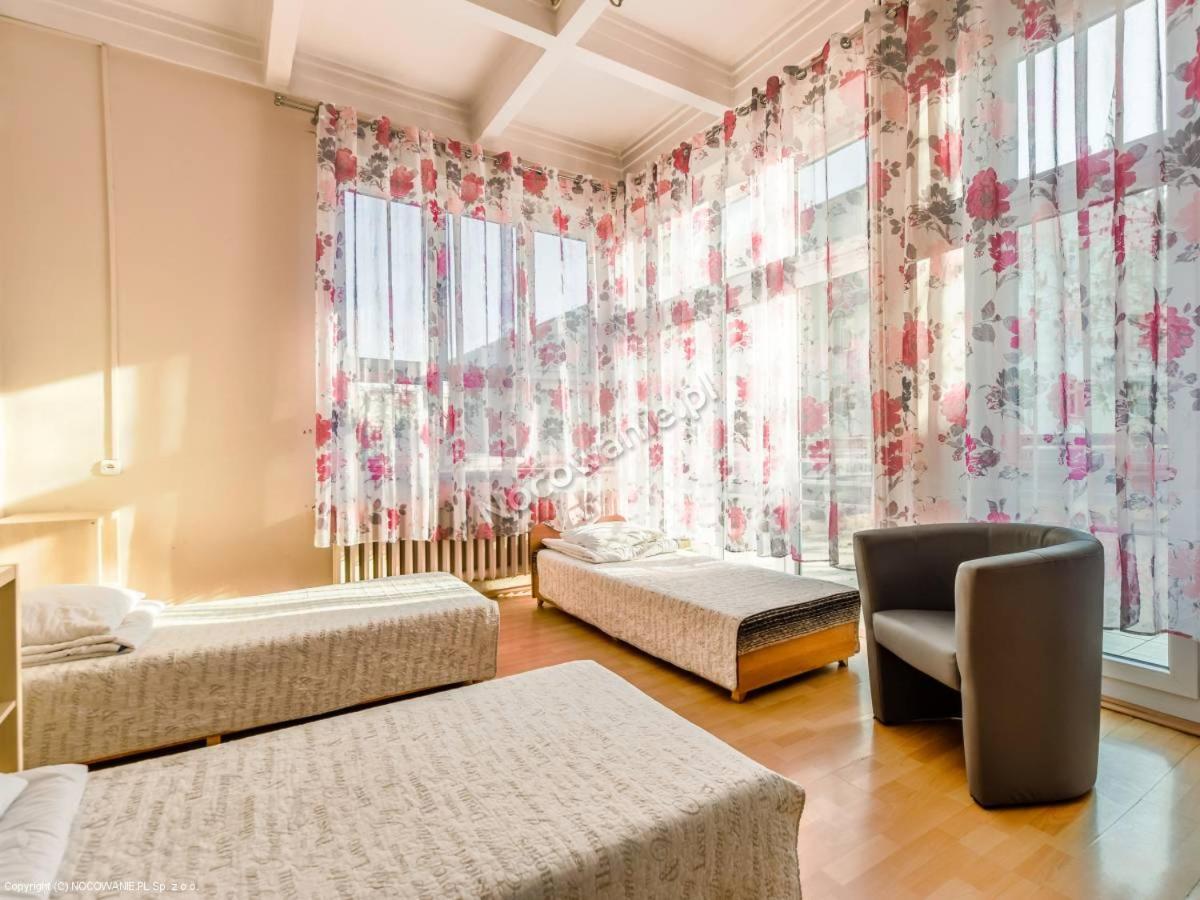 Schronisko Młodzieżowe Oleandry Hostel *