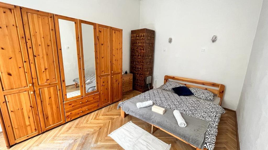 Bedroom Near The Bus And Train Station Homestay Krakow