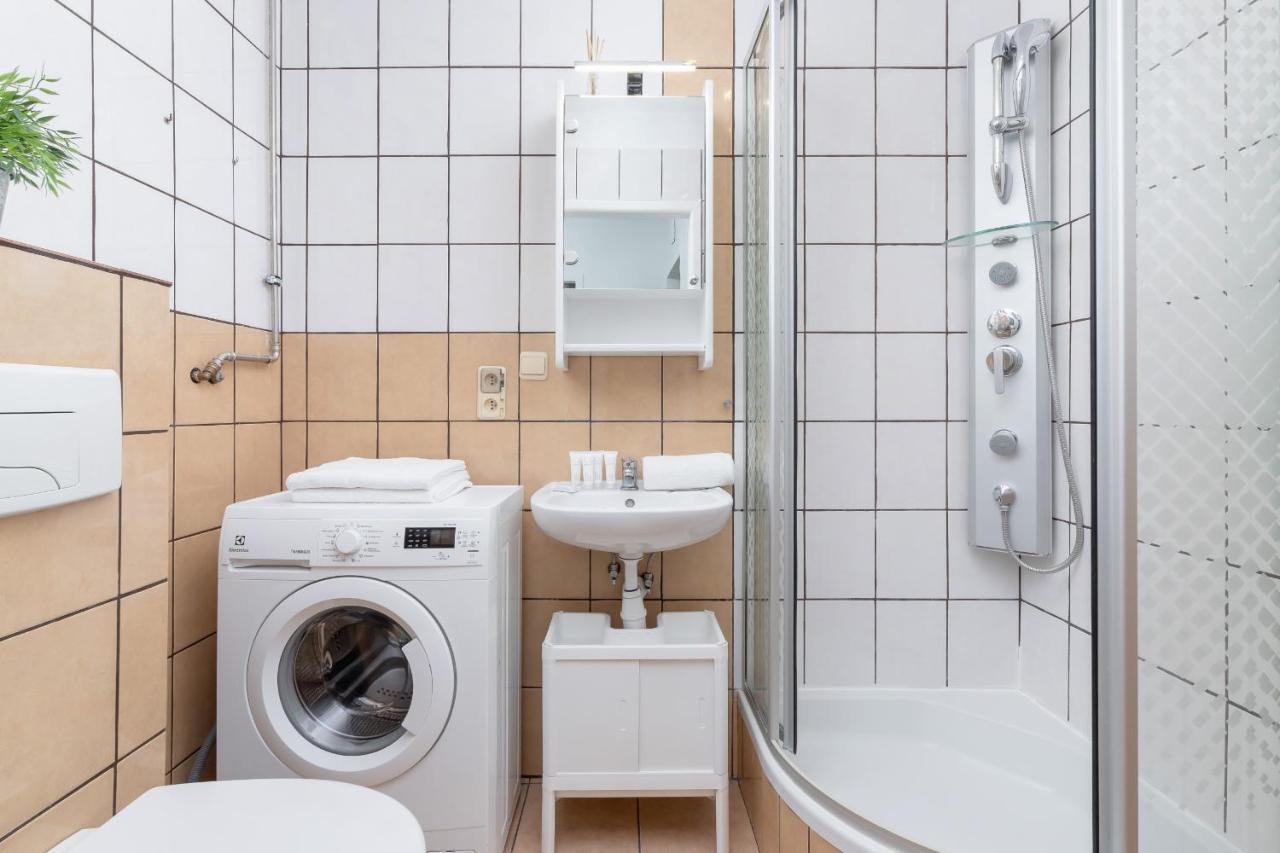 Comfy & Bright Wielicka In By Renters Apartament Kraków