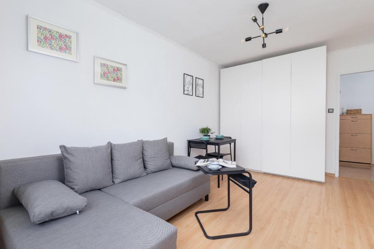 Comfy & Bright Wielicka In By Renters Apartament Kraków