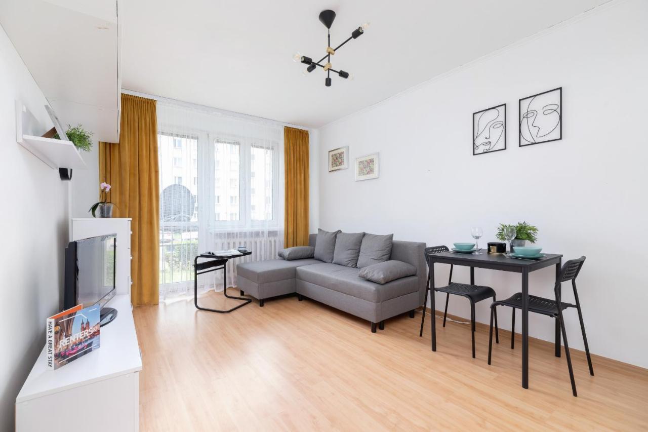 Comfy & Bright Wielicka In By Renters *