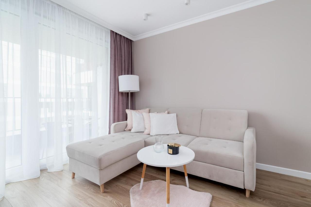Modern Suitable For Remote Work With Balcony & Parking By Renters * Cracóvia