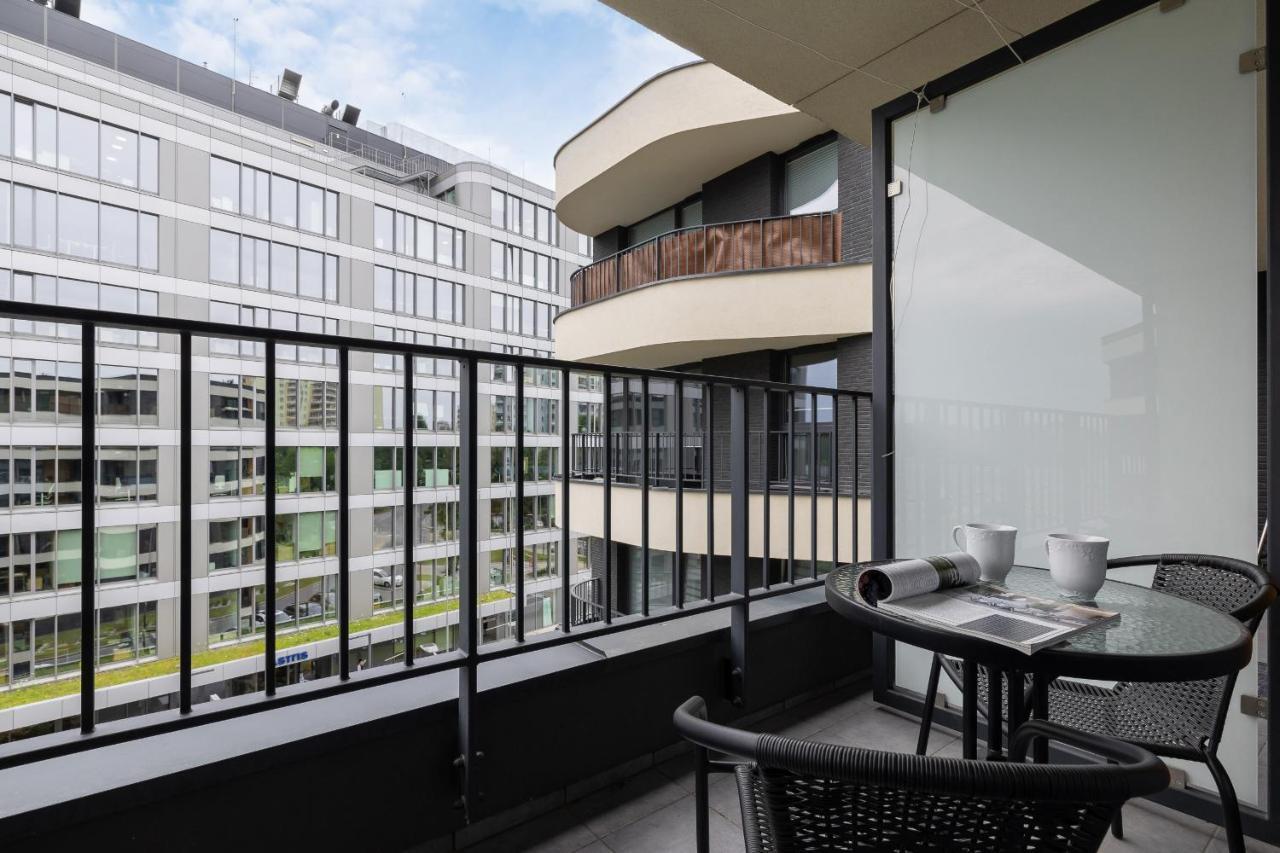Modern Suitable For Remote Work With Balcony & Parking By Renters *