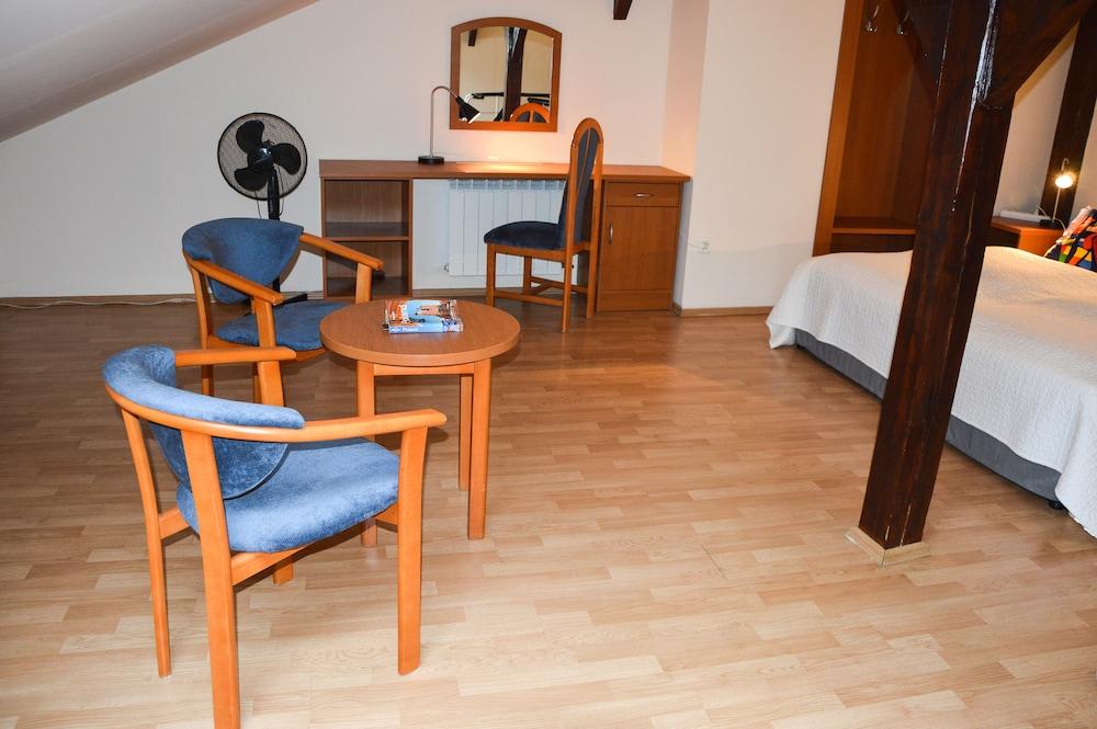 Kosmopolita Aparthotel 3*