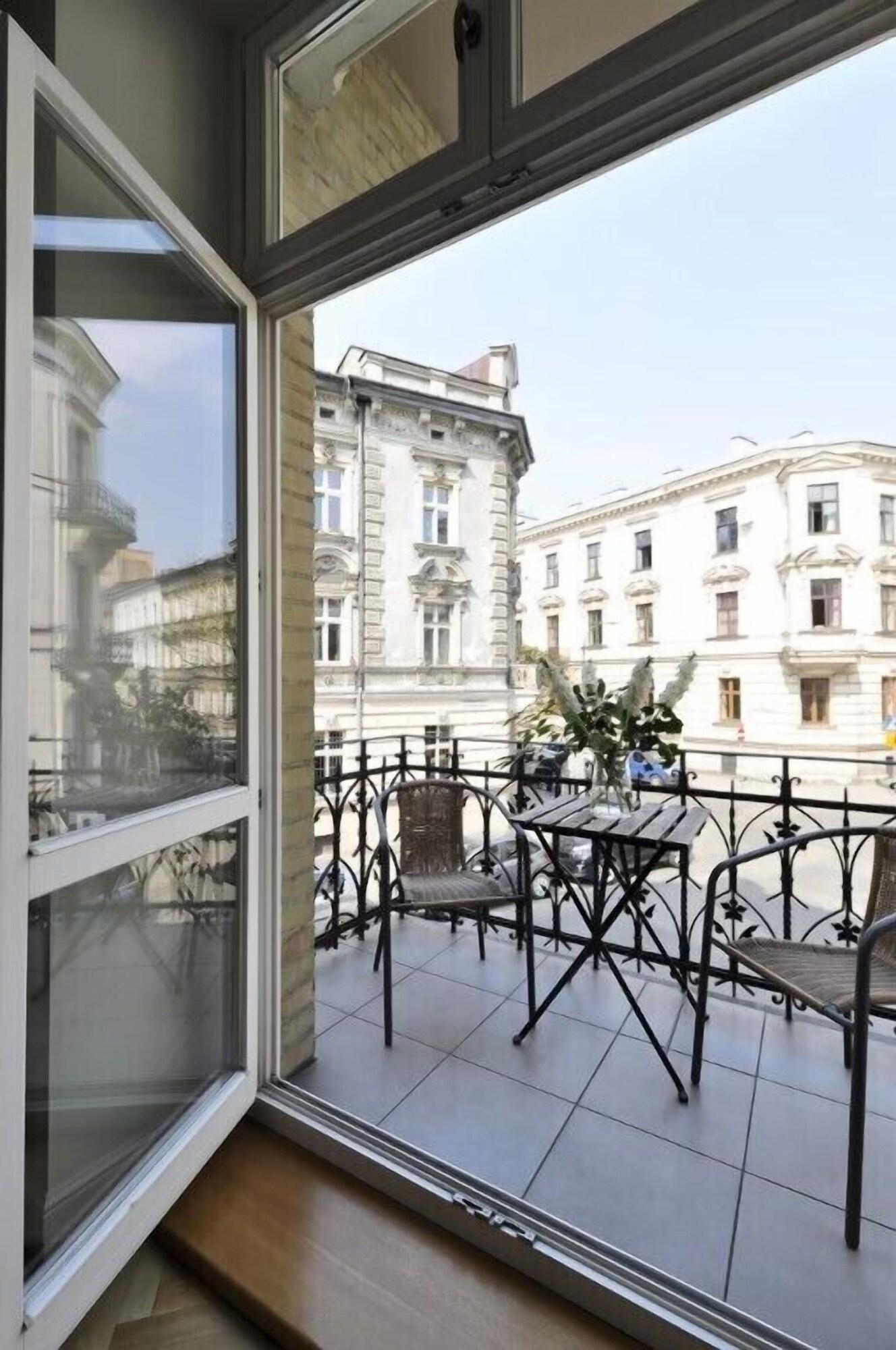 Aparthotel Crystal Old Town 3*