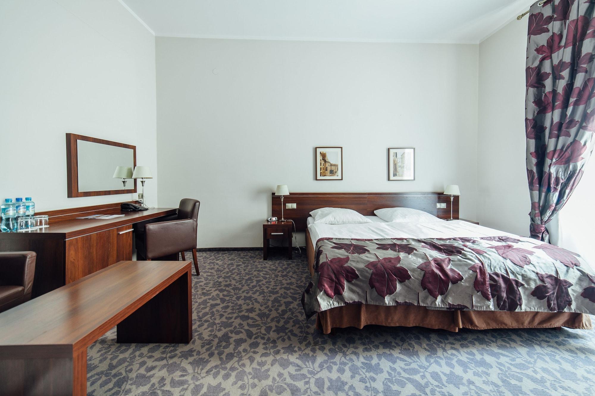 Hotel Rezydent 3*