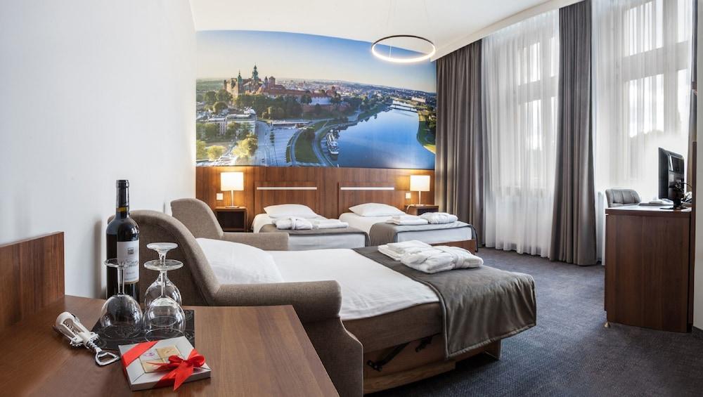 Hotel Downtown 3*