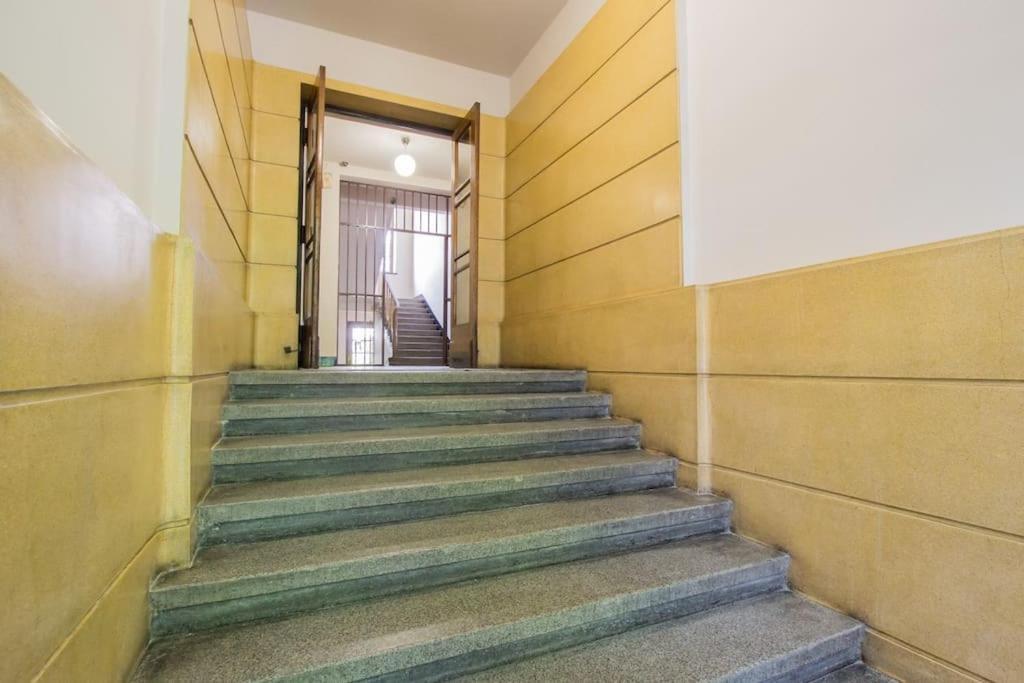 Apartment Spacious 3br With Ac In Living Room, 2 Balconies