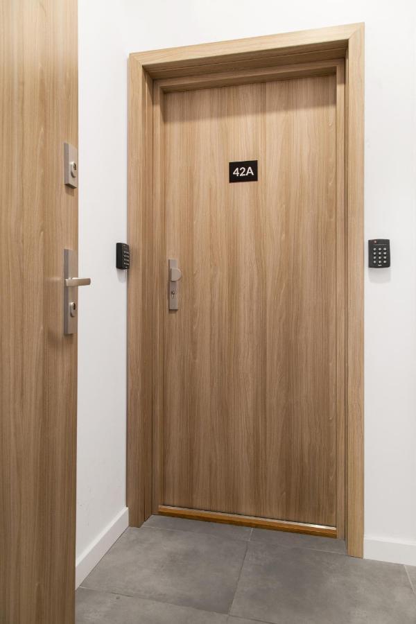 Apartment Househost Apartament: Ul. Miodowa 42/42a *