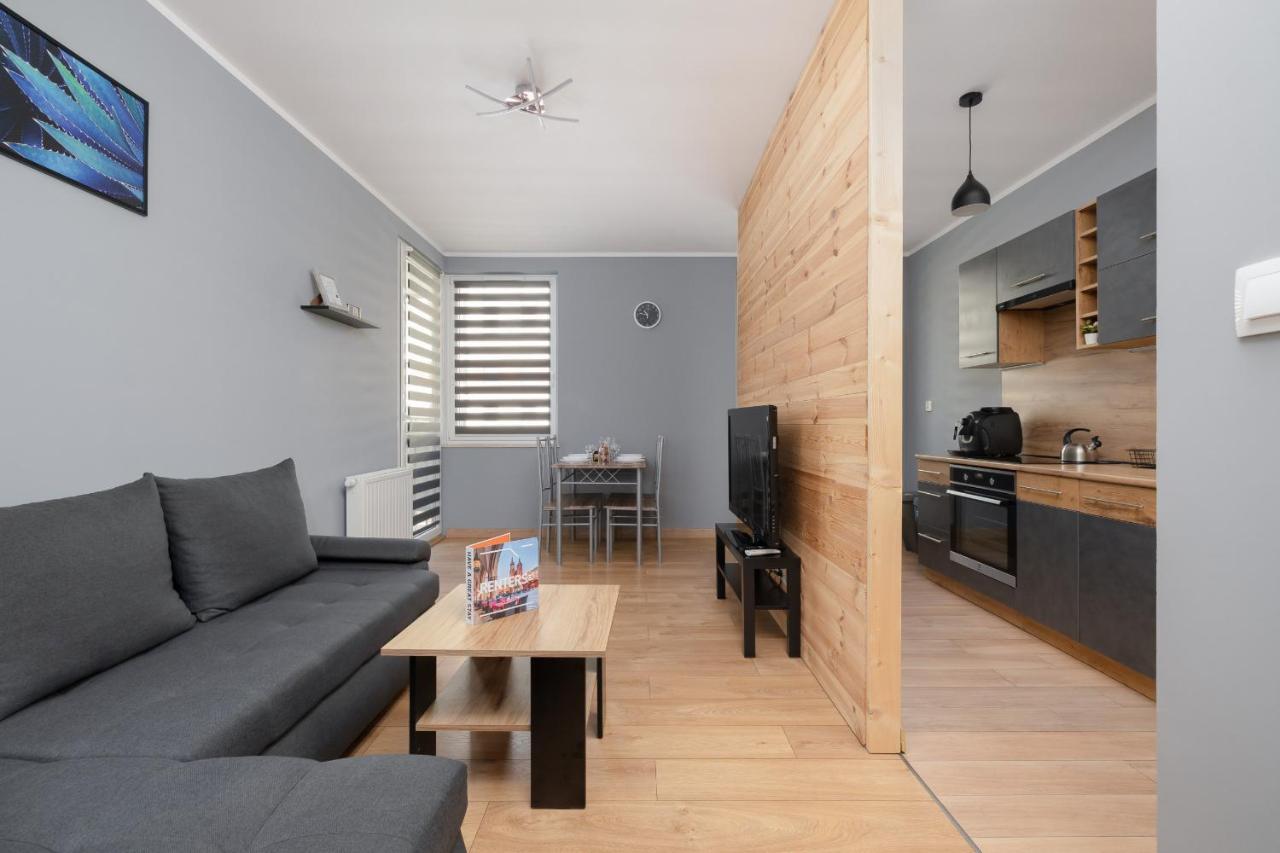 Osiedle Avia Family In With Balcony By Renters Apartment