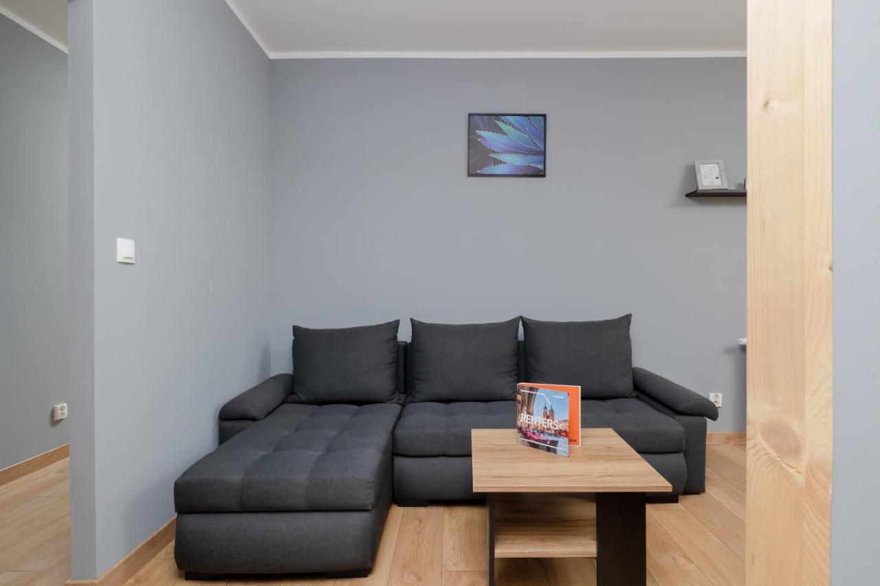 Osiedle Avia Family In With Balcony By Renters Apartment