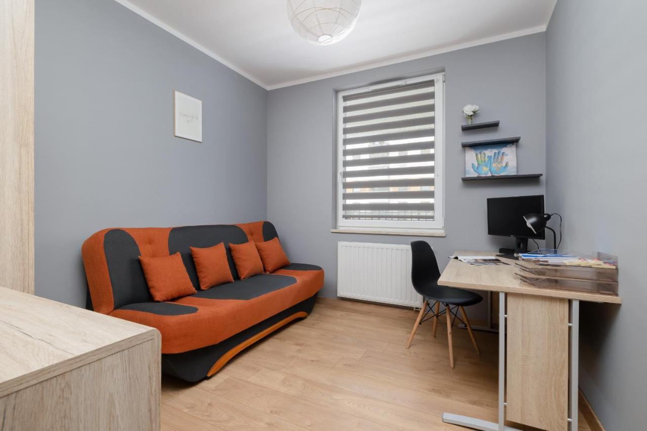 Osiedle Avia Family In With Balcony By Renters * Krakow
