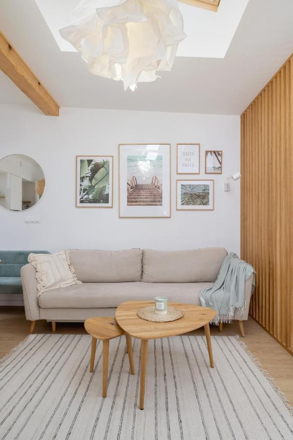 Unique Air-conditioned Dietla Cracow By Renters Apartament *