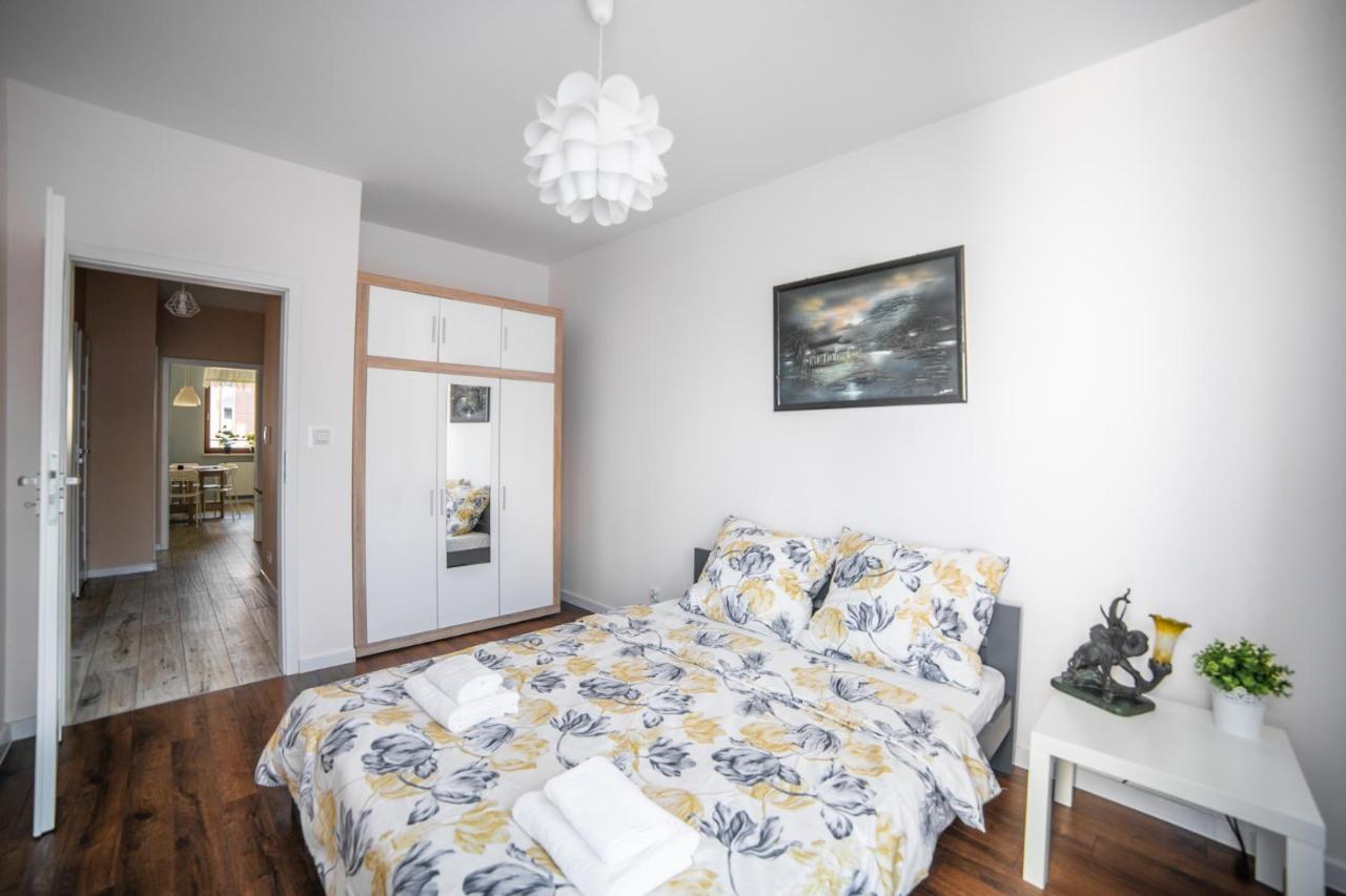 Nullo 3-bedroom Apartment *