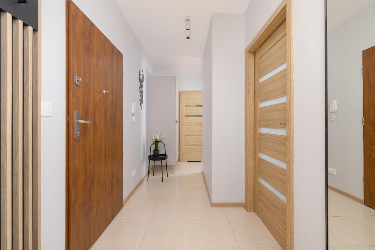 Apartment Osiedle Avia Harmonious With Balcony & Parking Cracow By Renters Prestige