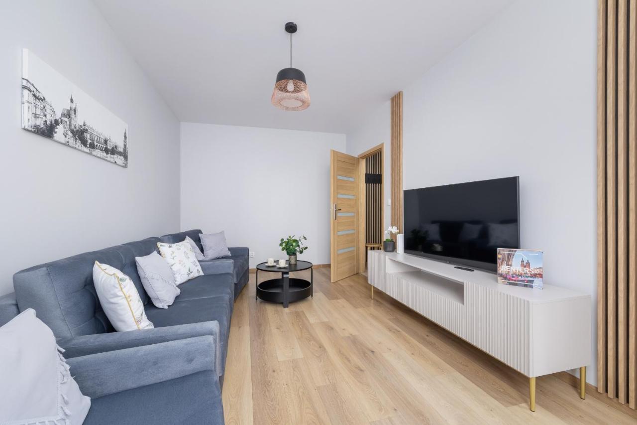 Apartment Osiedle Avia Harmonious With Balcony & Parking Cracow By Renters Prestige *