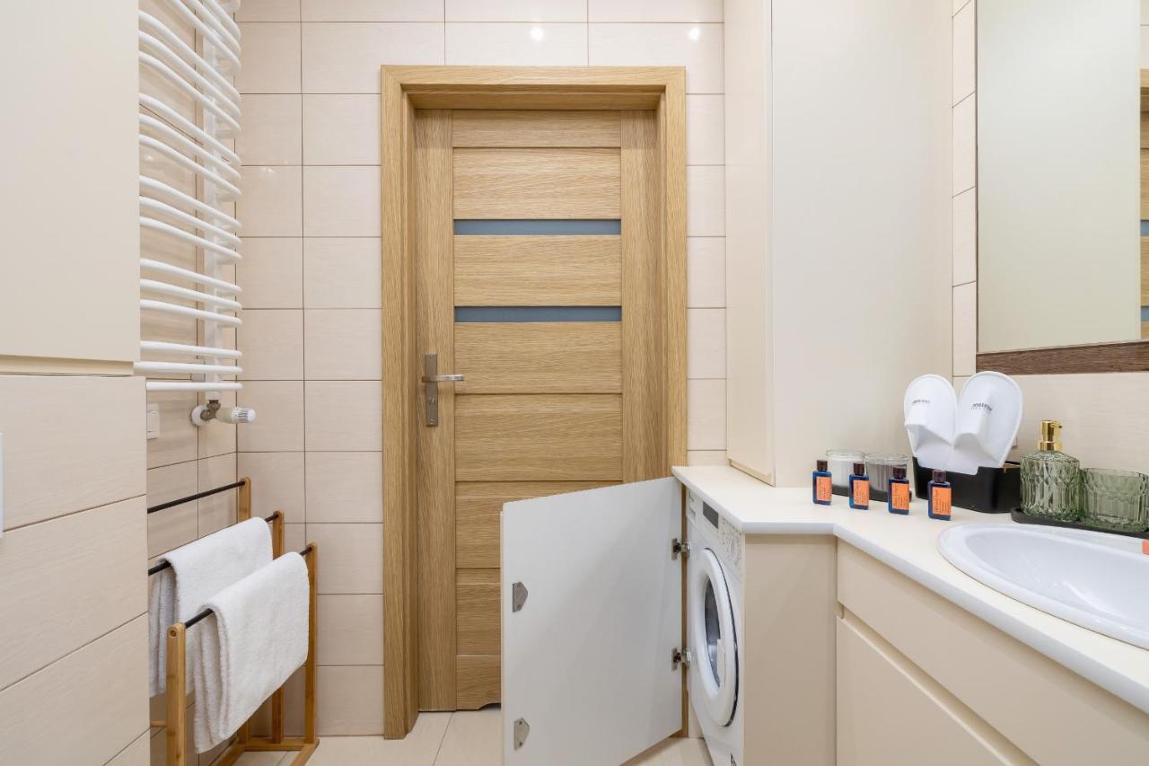 Osiedle Avia Harmonious With Balcony & Parking Cracow By Renters Prestige Apartment *