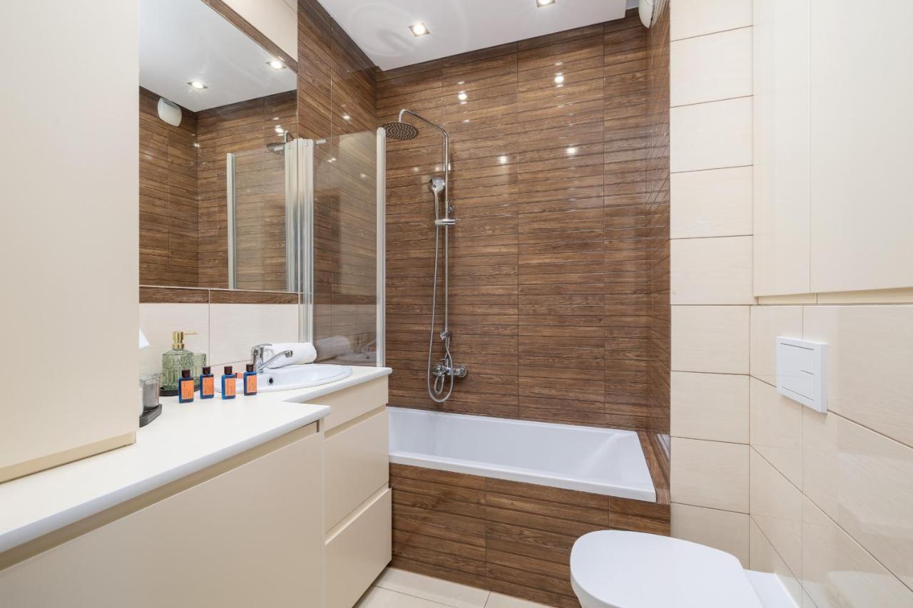 Osiedle Avia Harmonious With Balcony & Parking Cracow By Renters Prestige Apartment