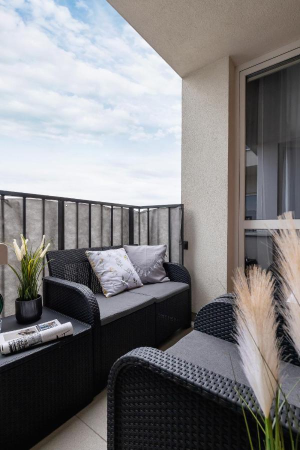 Osiedle Avia Harmonious With Balcony & Parking Cracow By Renters Prestige * Krakow