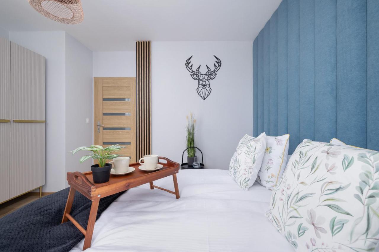 Apartment Osiedle Avia Harmonious With Balcony & Parking Cracow By Renters Prestige Krakow
