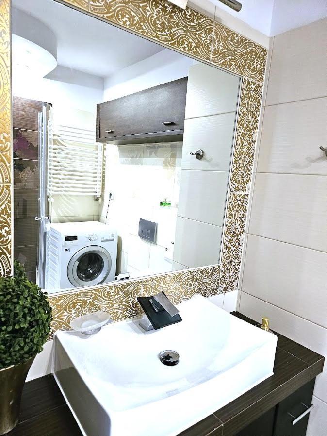 Mieszkanie 6-osobowe Przy Plywajacych Basenach Zakrzowek Apartamento