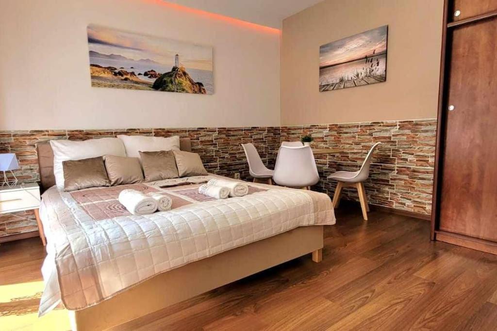 Modern Sandy Down Town, Aquapark, Free Parking Appartement