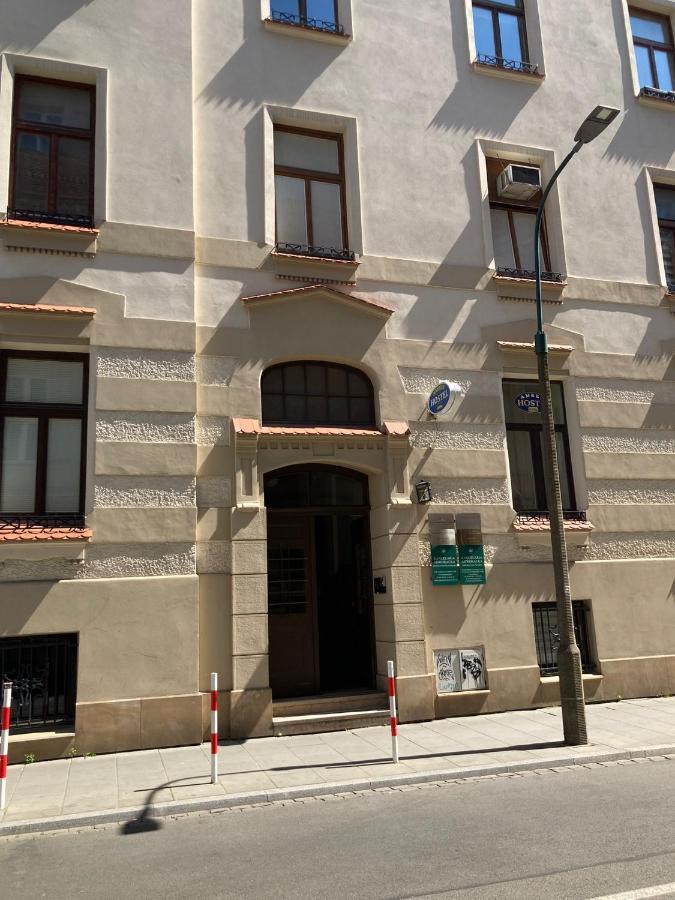 With Entresol Old Town Apartment