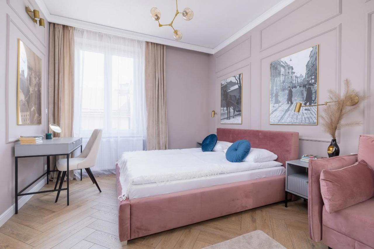 Starowislna Elegant With Air Conditioning Kazimierz Cracow By Renters Prestige Kraków
