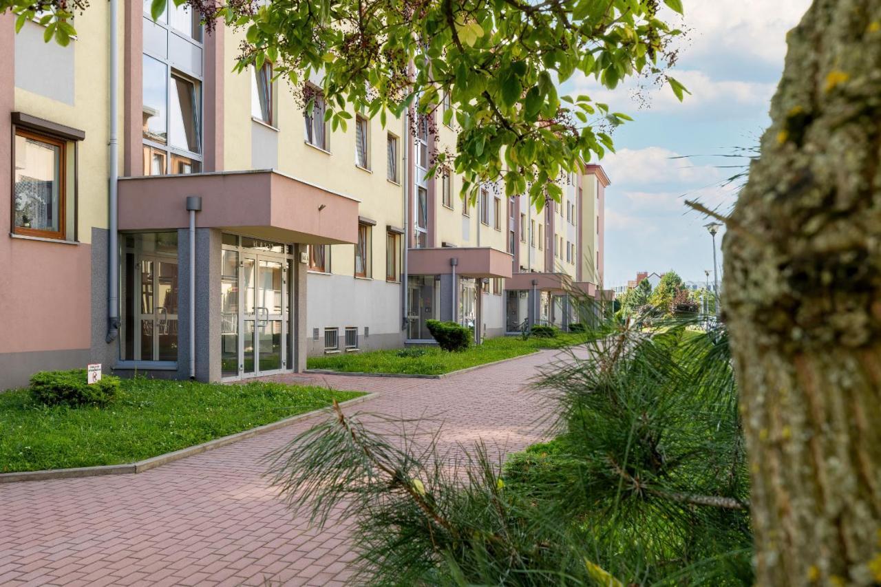 Apartment Excellent With Parking & Balcony By Renters