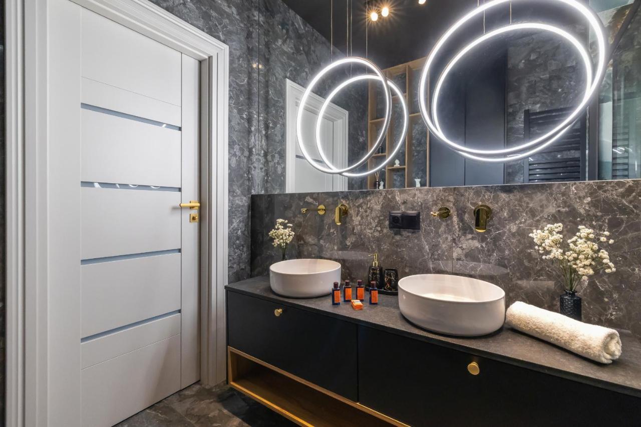 Starowislna Elegant With Air Conditioning Kazimierz Cracow By Renters Prestige *