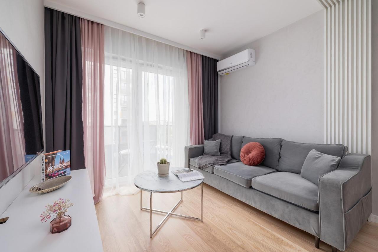 Vetulaniego With Air Conditioning & Parking By Renters Prestige Apartament Kraków