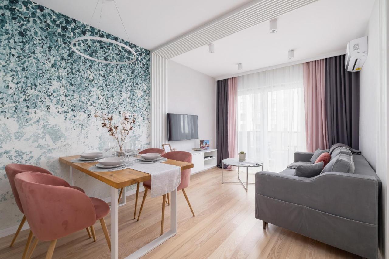 Vetulaniego With Air Conditioning & Parking By Renters Prestige Apartament *