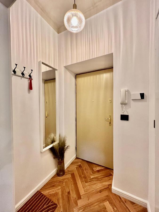 Old Town Jacuzzi - Wymeldowanie Do 13 Appartement