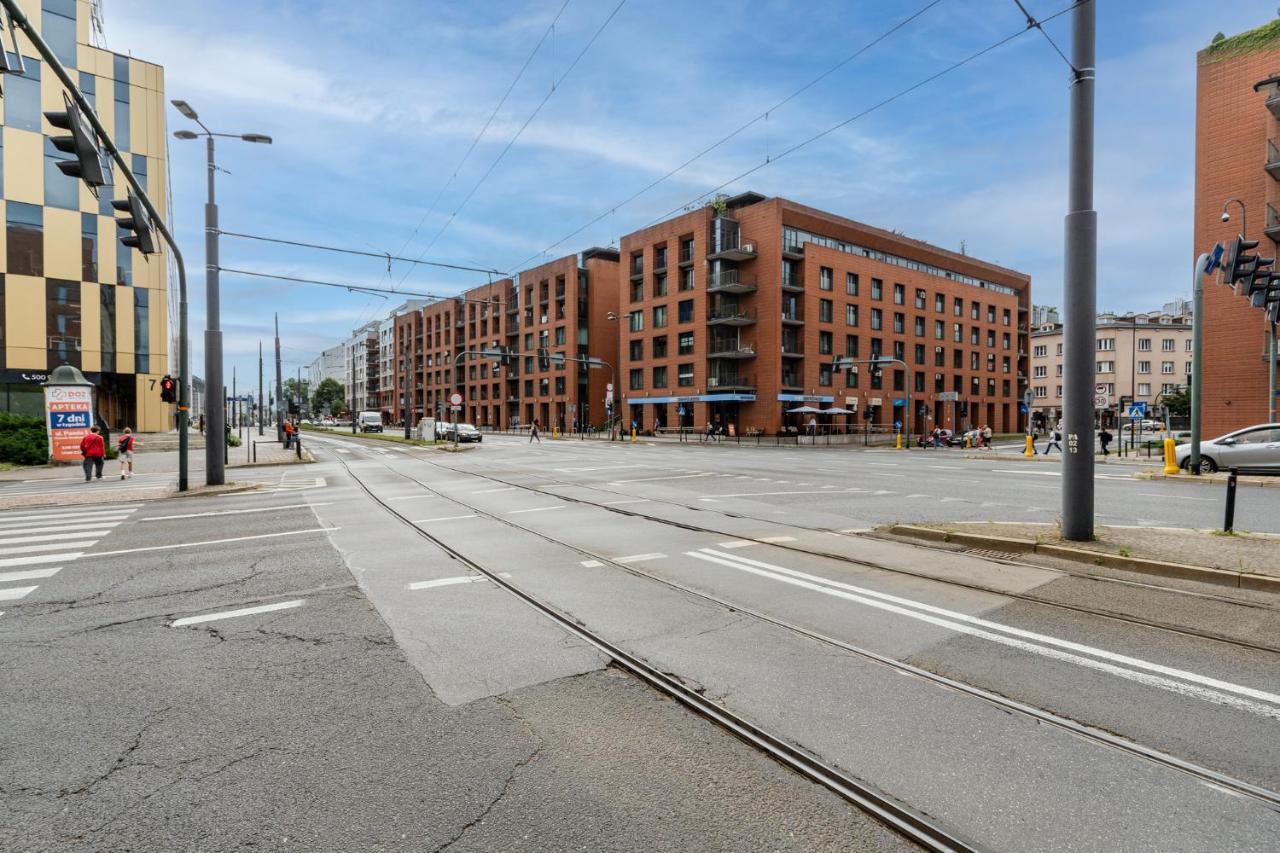 Modern With Free Parking Spot *