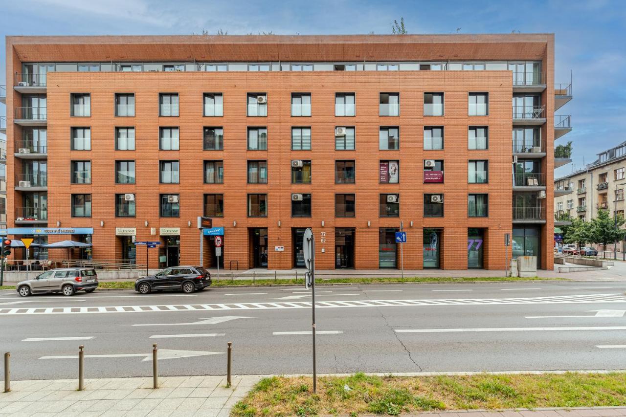 Modern With Free Parking Spot *