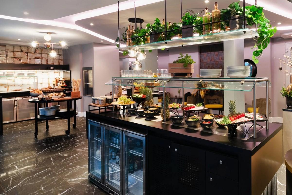 Leonardo Boutique Center Hotel 4*