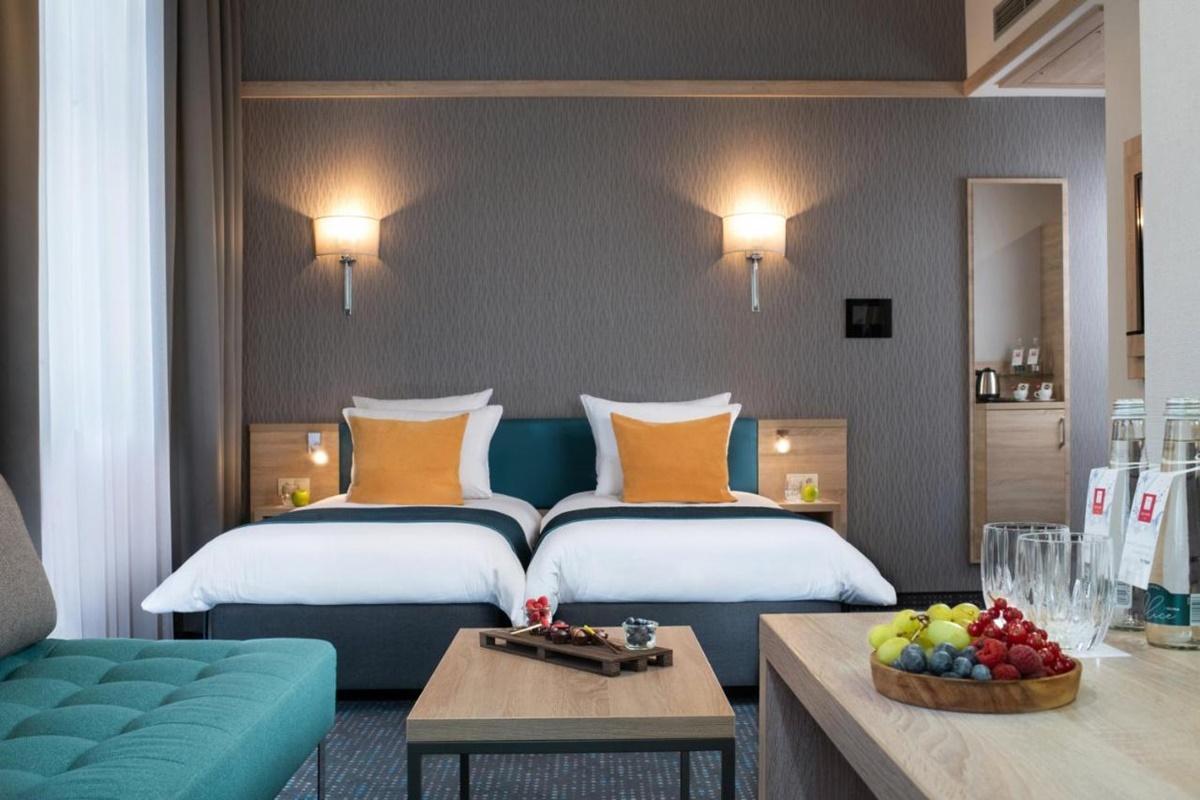 Leonardo Boutique Center Hotel
