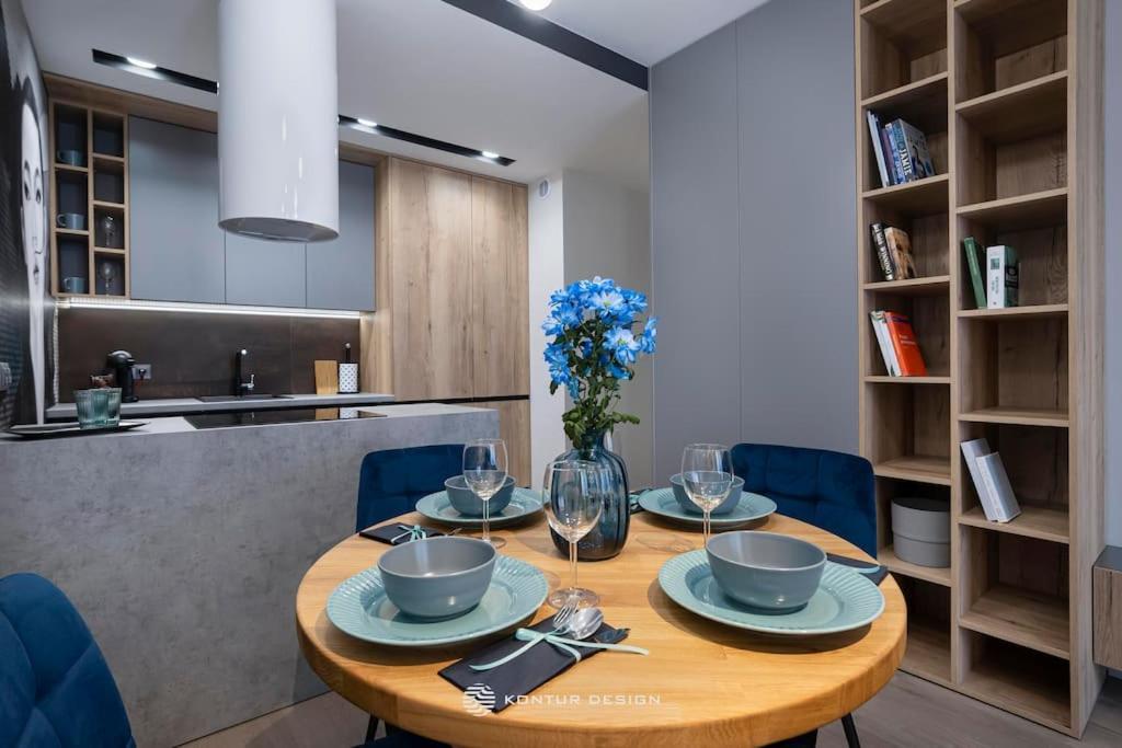 Of The Kings- Szafir Appartement