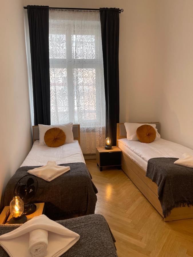 Apartment Golden Pearl - Main Square, 100 Sqm, 4 *