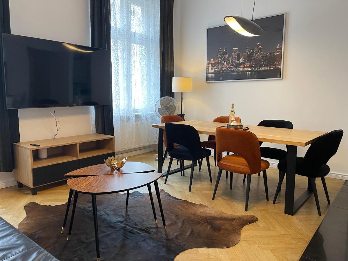 Golden Pearl - Main Square, 100 Sqm, 4 *