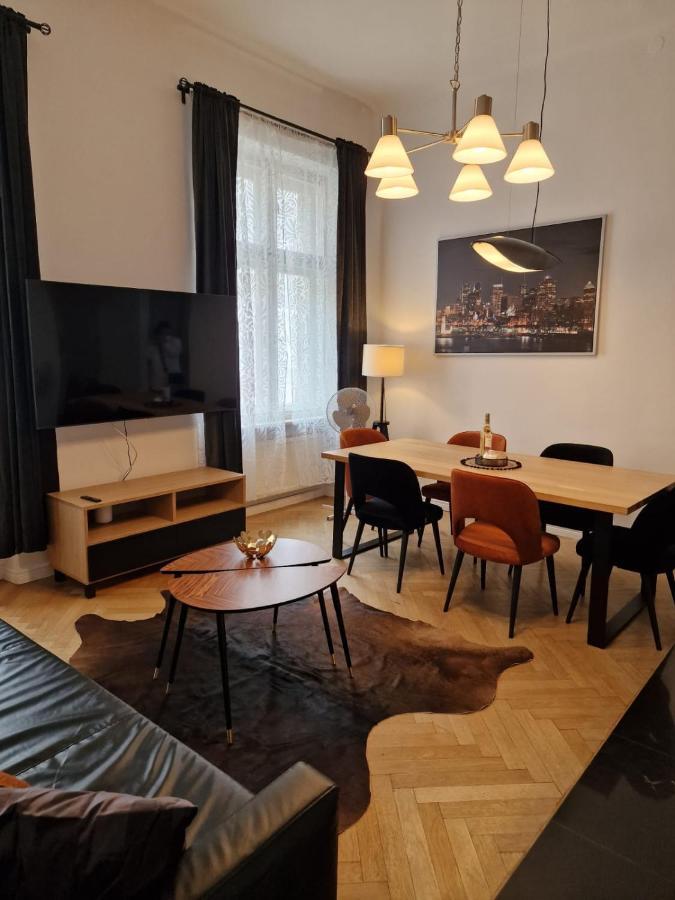 Golden Pearl - Main Square, 100 Sqm, 4 Appartement *