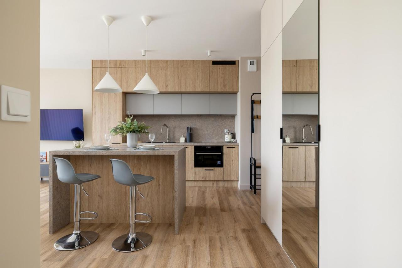 Tauron Arena Crakow With Parking By Renters Apartment
