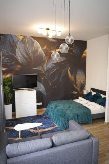 Glamorous And Modern *