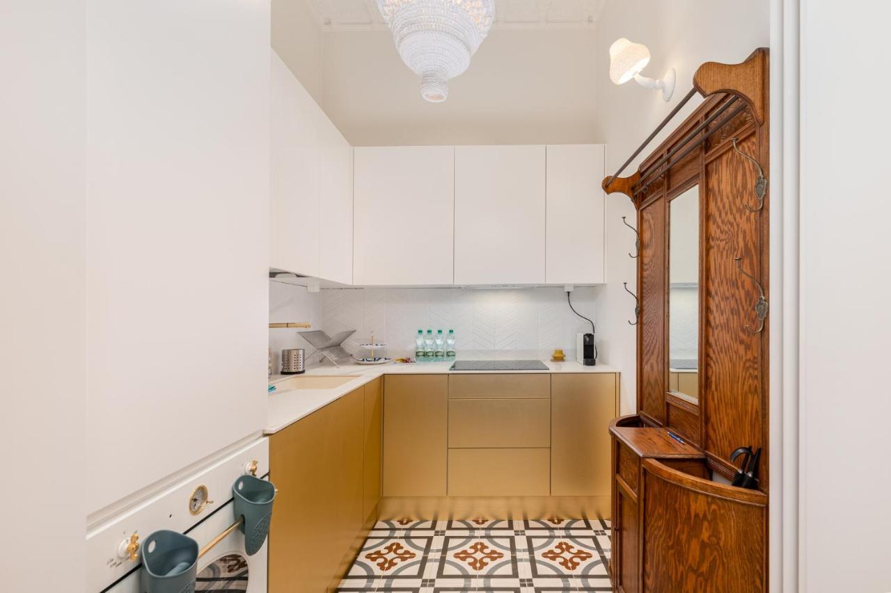 Apartment Estery Colourful Luxury