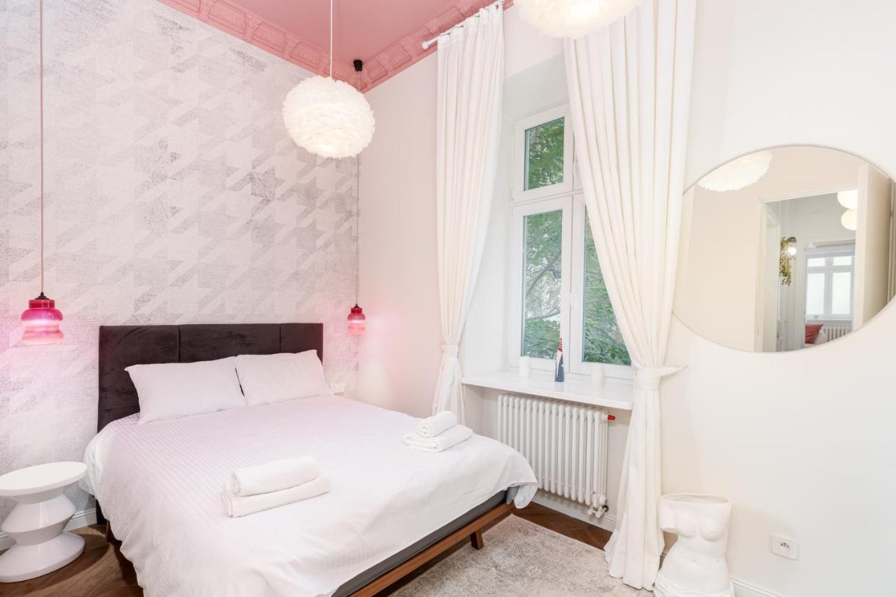 Apartment Estery Colourful Luxury