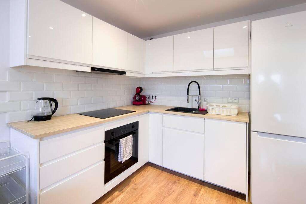 Spacious And Calm Spot Apartment Krakow