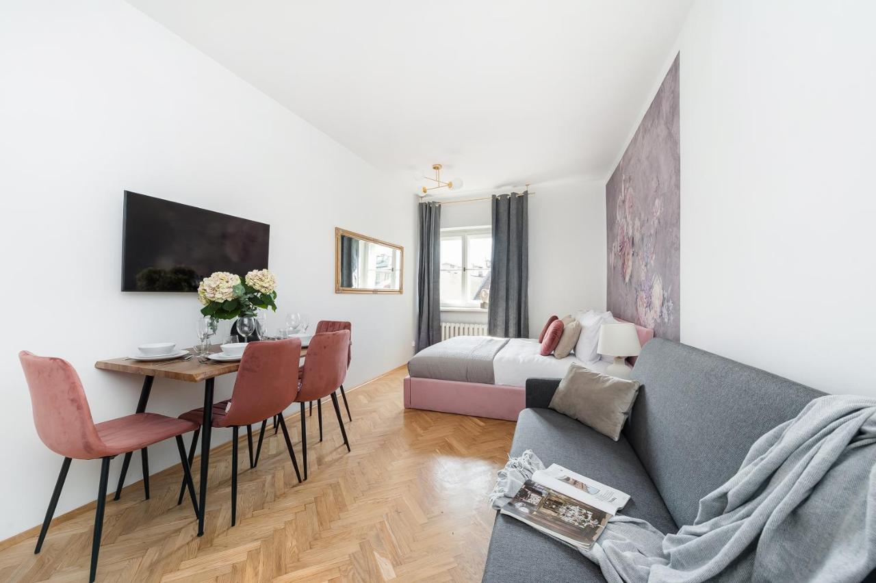 Gallery 7 - 6 Apartment *